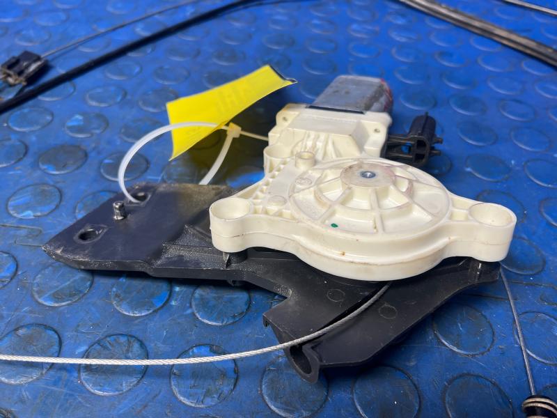 2014 Ram 1500 Back Glass Regulator
