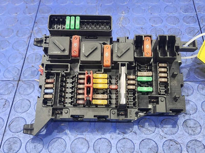 2017 MINI Cooper Engine Fuse Box