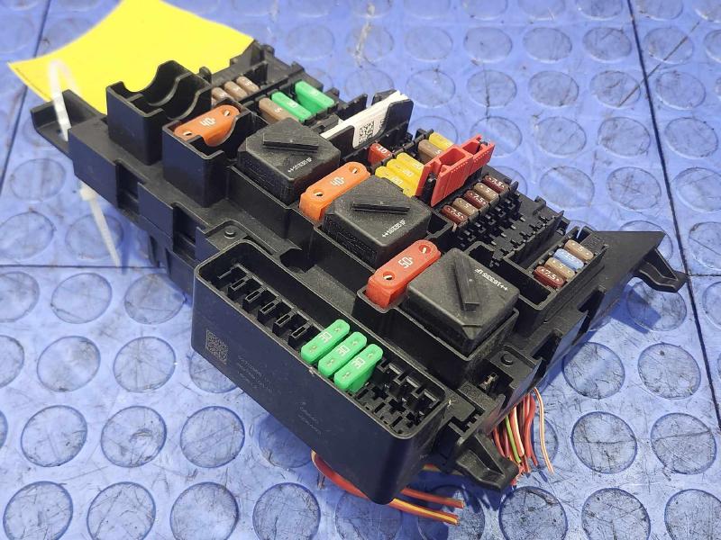 2017 MINI Cooper Engine Fuse Box