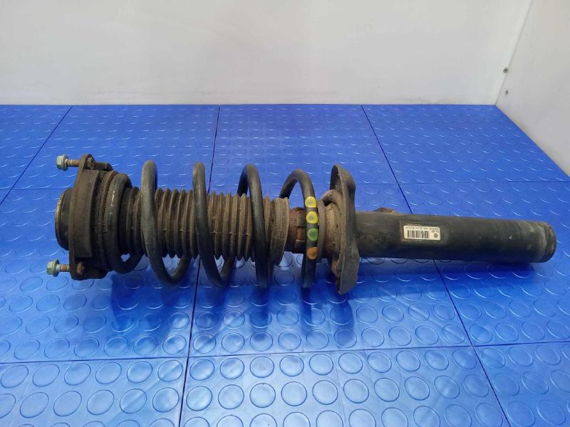 2006 Volkswagen Passat Strut Assembly