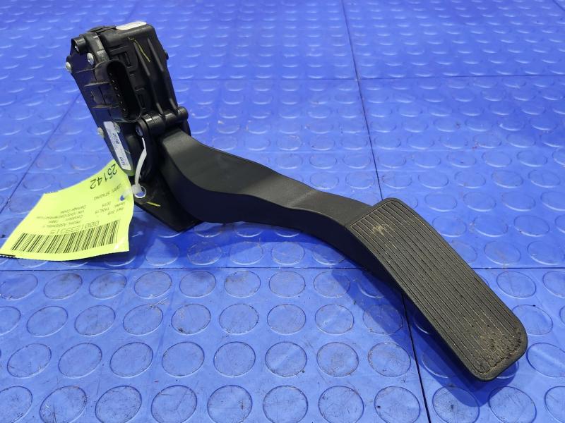 2015 GMC Yukon XL Pedal Assembly