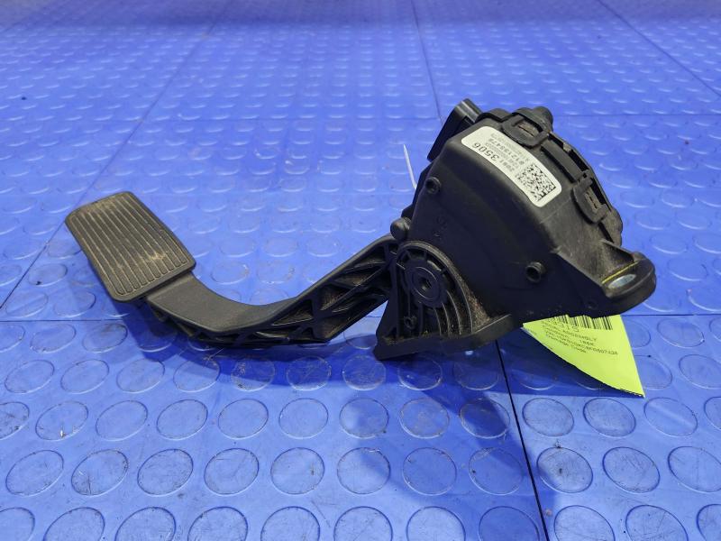 2015 GMC Yukon XL Pedal Assembly