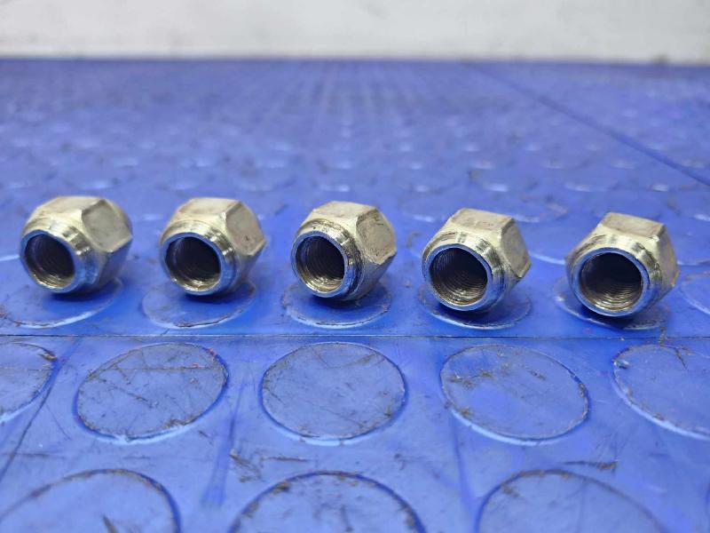 2018 Subaru Legacy Lug Nuts