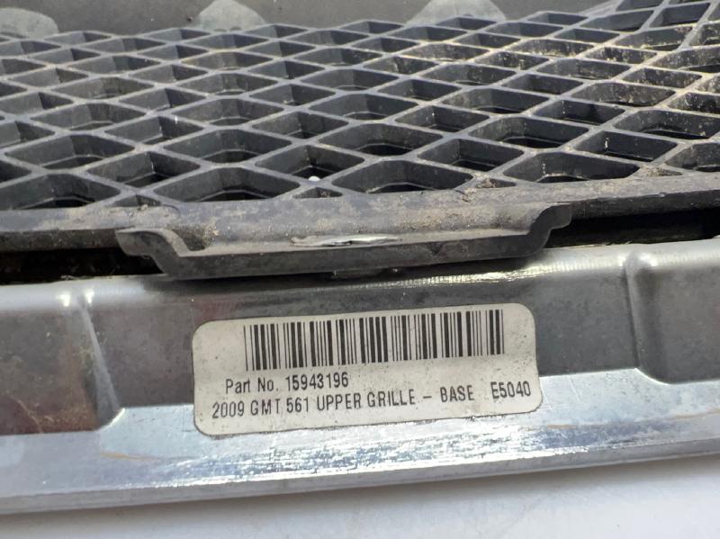 2010 Chevrolet Traverse Grille