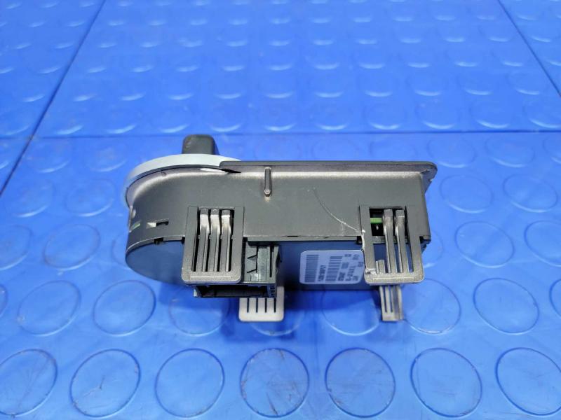 2010 Land Rover Range Rov Headlight Switch (Dash Mtd)