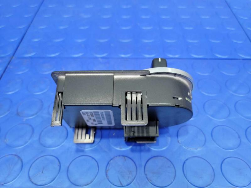 2010 Land Rover Range Rov Headlight Switch (Dash Mtd)