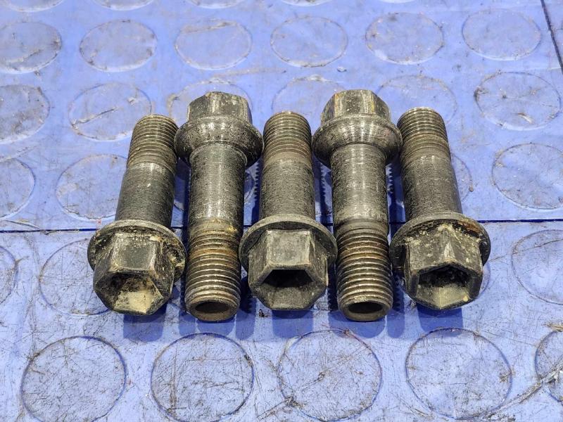 2012 Mercedes ML-Class Lug Nuts