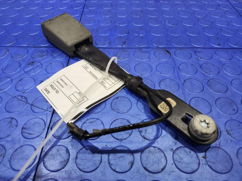 2017 Chevrolet Silverado 2500 Front Seat Belt