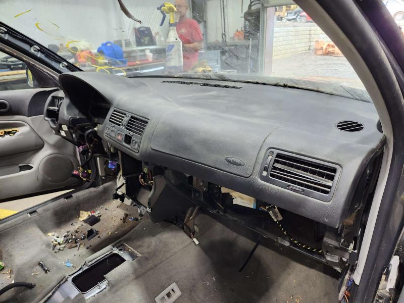 2005 Volkswagen Jetta Dash Panel