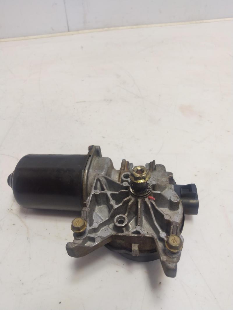 2002 GMC Sierra 2500 Wiper Motor Front
