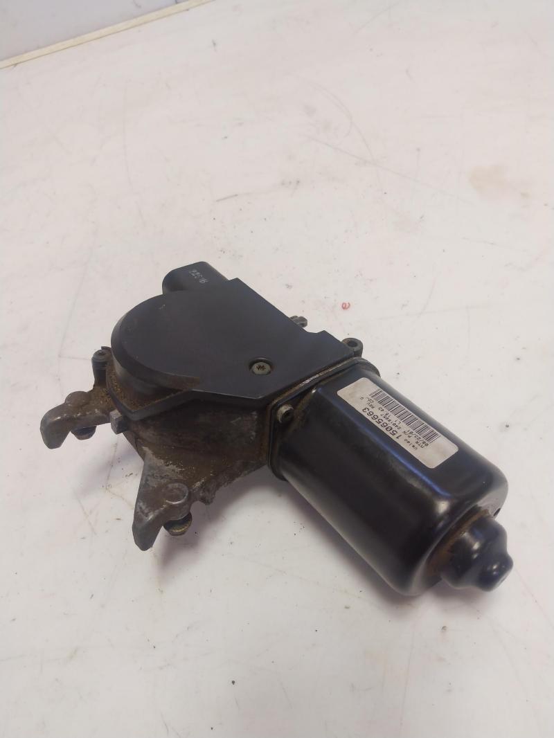 2002 GMC Sierra 2500 Wiper Motor Front