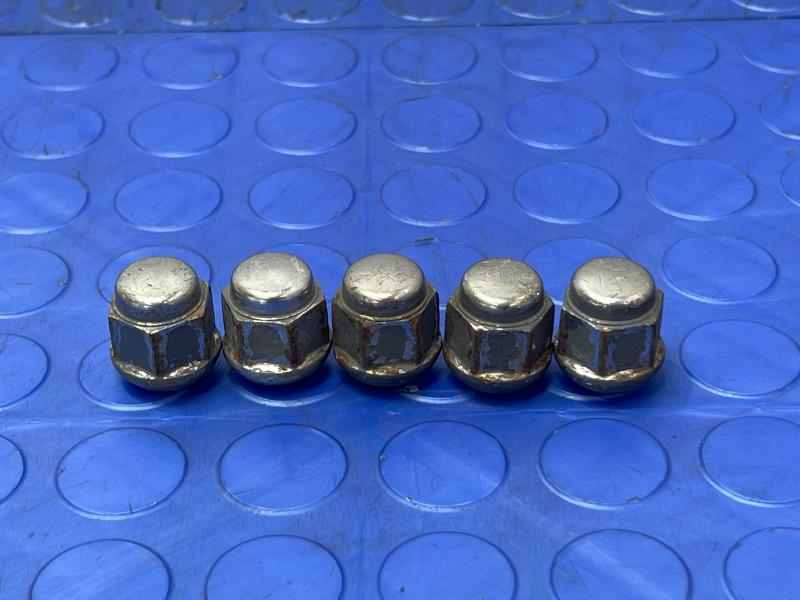 2007 Honda CR-V Lug Nuts