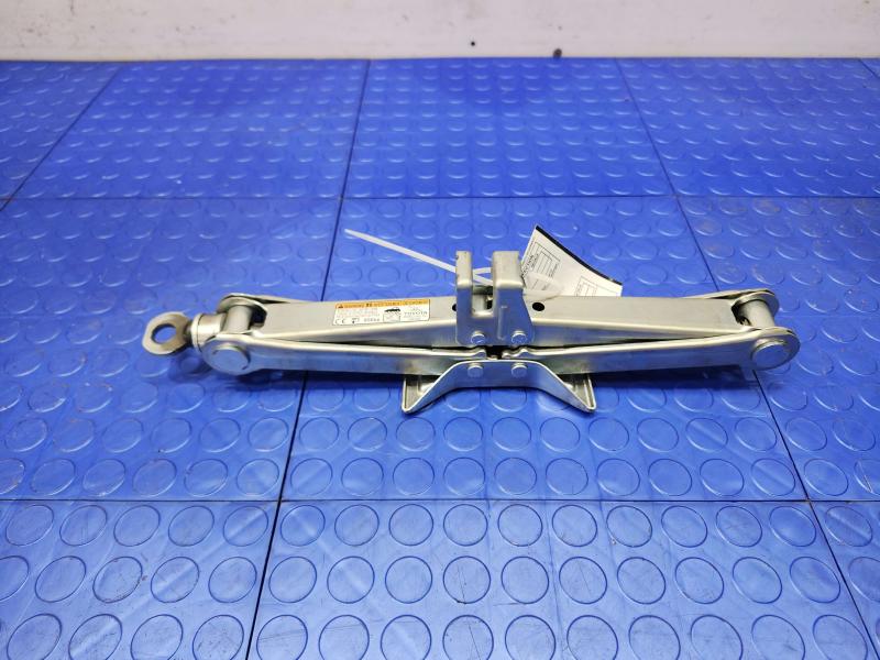 2015 Toyota Prius Jack Assembly