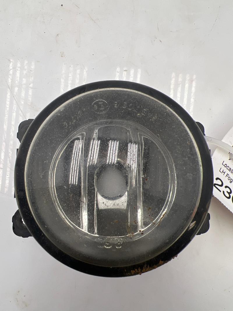 2005 - 2019 Nissan Frontier Fog Light Assembly LH Driver Side OEM 26155EA825