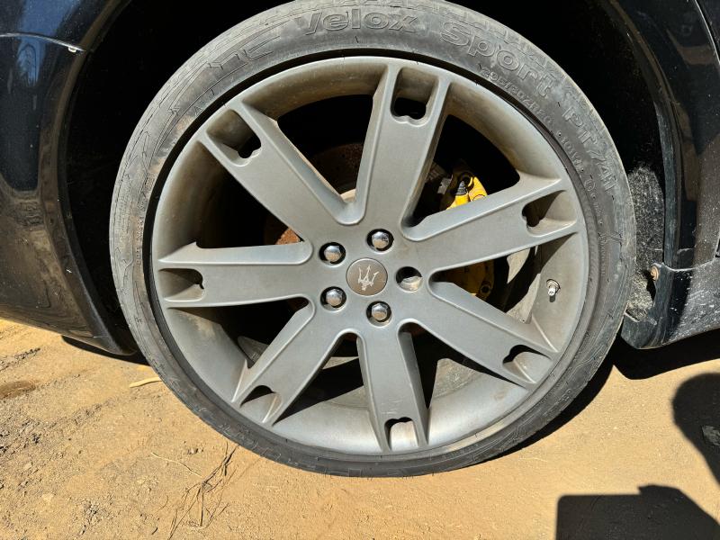 2011 Maserati Quattroporte Center Pillar