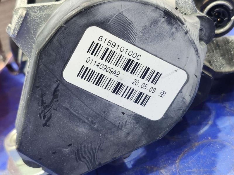 2009 Chevrolet Malibu Front Seat Belt