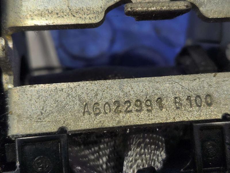 2009 Chevrolet Malibu Front Seat Belt