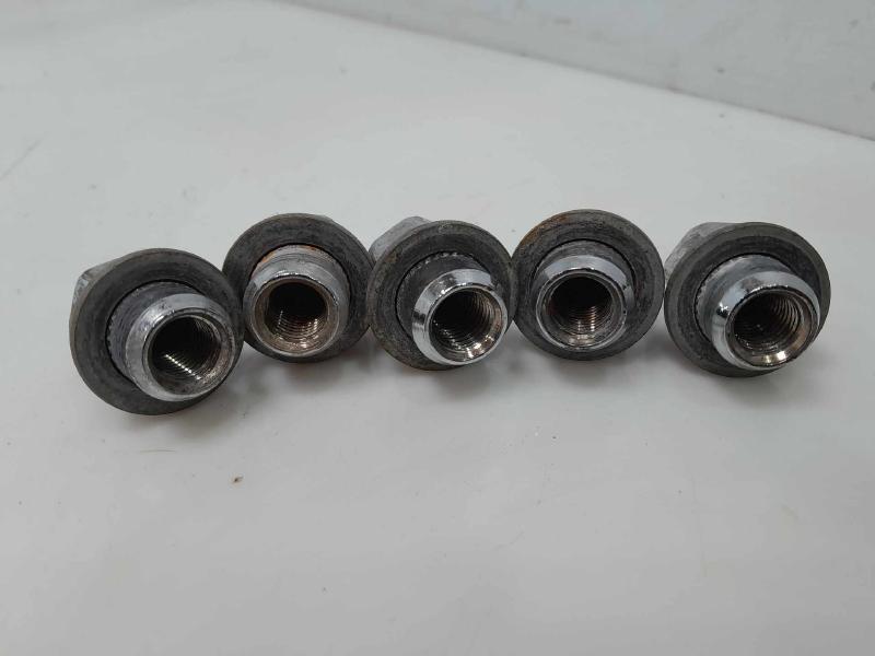 2016 Genesis Genesis Lug Nuts