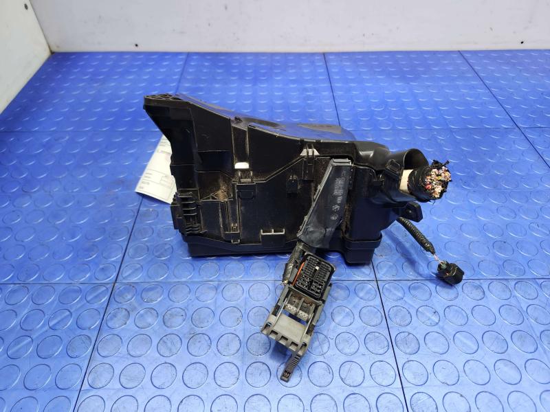 2013 Toyota Prius Engine Fuse Box