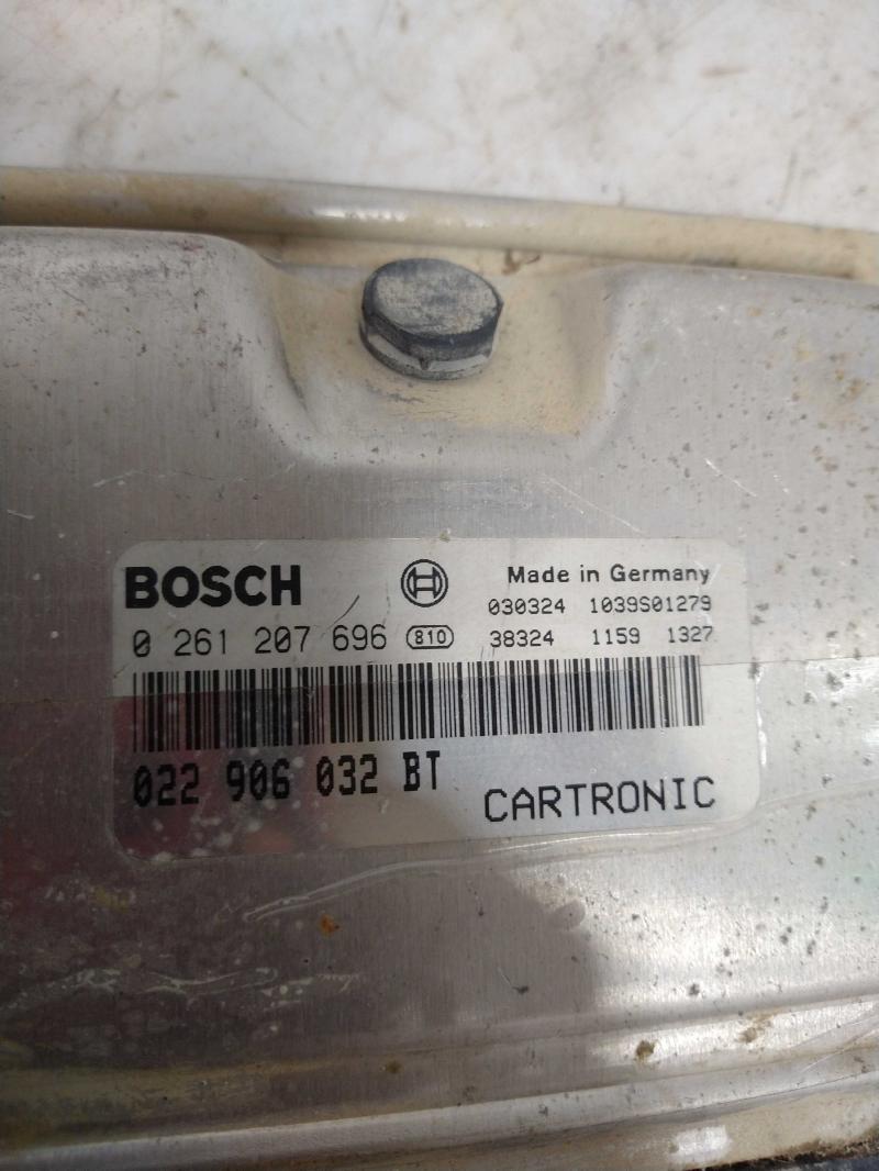 2004 Porsche Cayenne Engine/Motor Brain Box