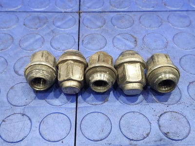 2006 Ford Mustang Lug Nuts