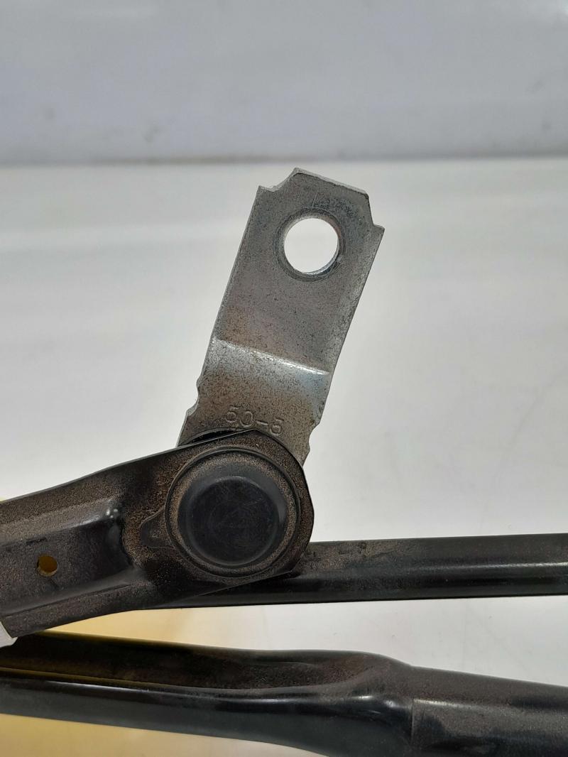 2017 - 2022 Kia Niro Windshield Wiper Linkage Transmission OEM 98120G5000