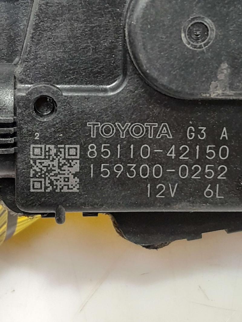 2006-2012 Toyota RAV4 Front Windshield Wiper Motor Genuine OEM 851100R010
