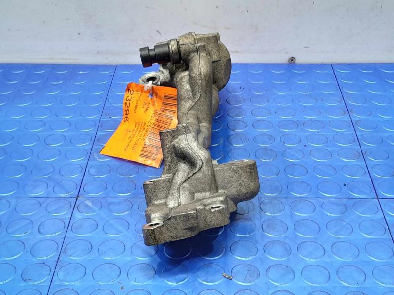 2014 Chevrolet Caprice Oil Filter Housing