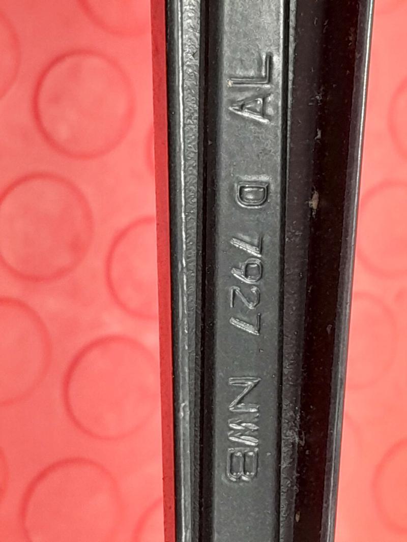 2014 Infiniti QX80 Wiper Arm