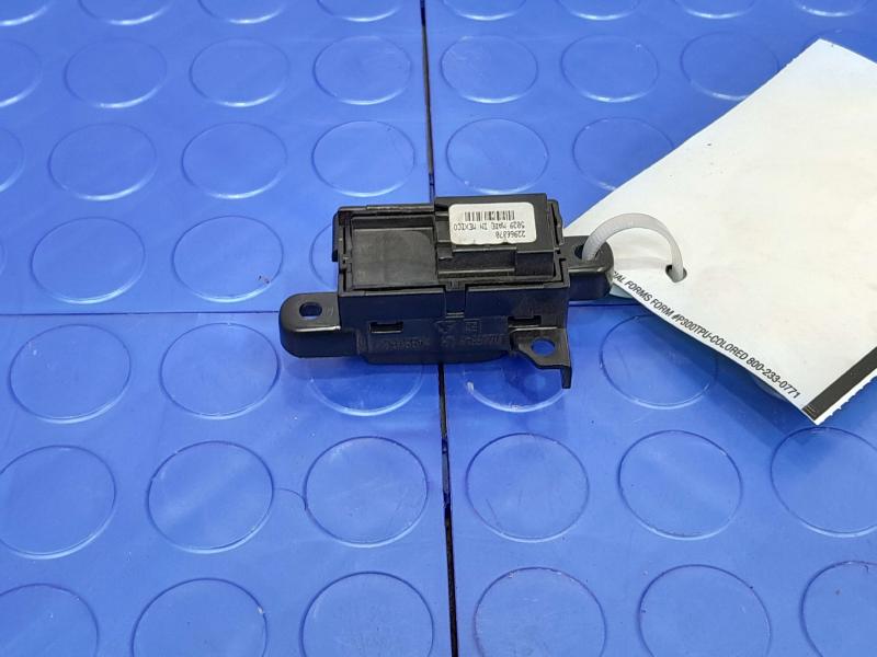 2015 Chevrolet Tahoe Door Switch Front