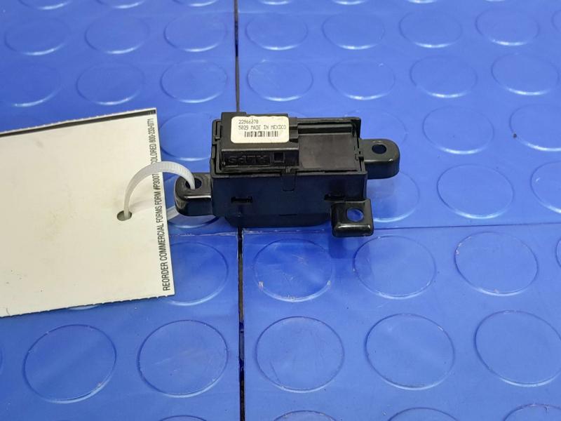 2015 Chevrolet Tahoe Door Switch Front
