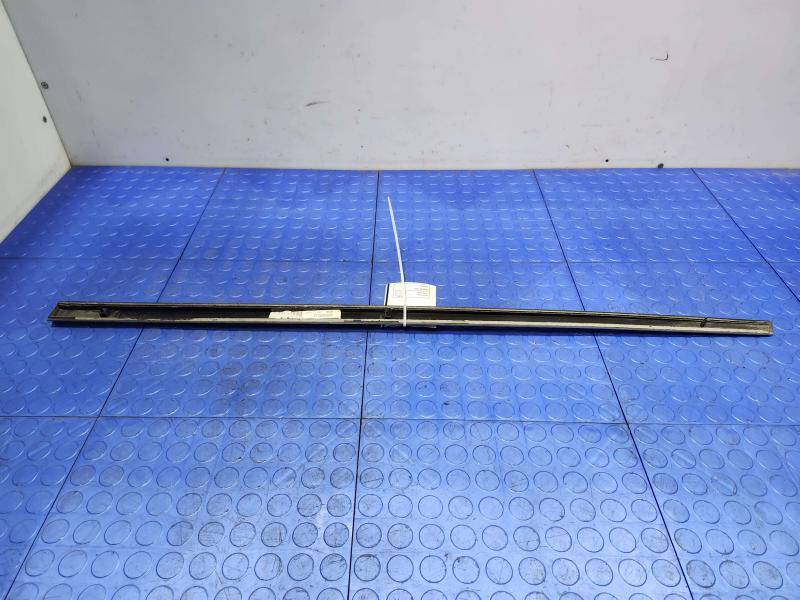 2012 Dodge Grand Caravan Front Door Moulding