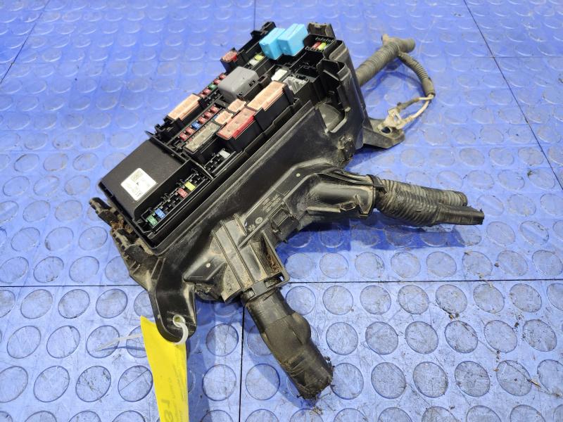 2017 Toyota Prius Engine Fuse Box