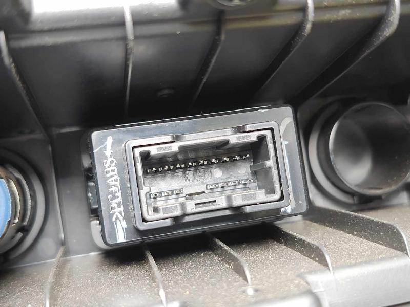 2018-2023 Kia Rio Center Floor Console Assembly Black w/o Armrest OEM 84611H9000WK