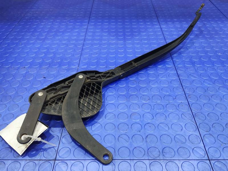 2010 Toyota Prius Wiper Arm