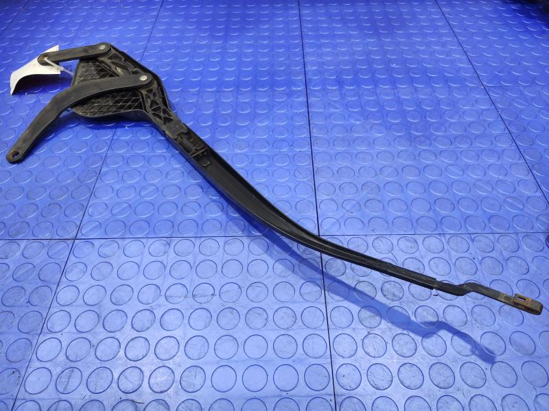 2010 Toyota Prius Wiper Arm