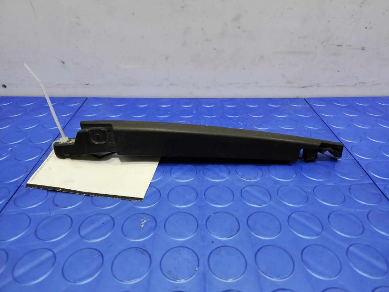 2013-2019 Hyundai Santa Fe 3.3L Rear Back Glass Wiper Arm OEM 98811B8000