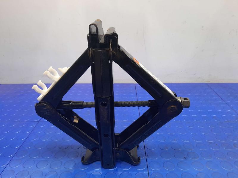 2015 Ford Fusion Jack Assembly