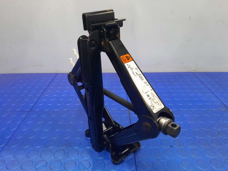 2015 Ford Fusion Jack Assembly