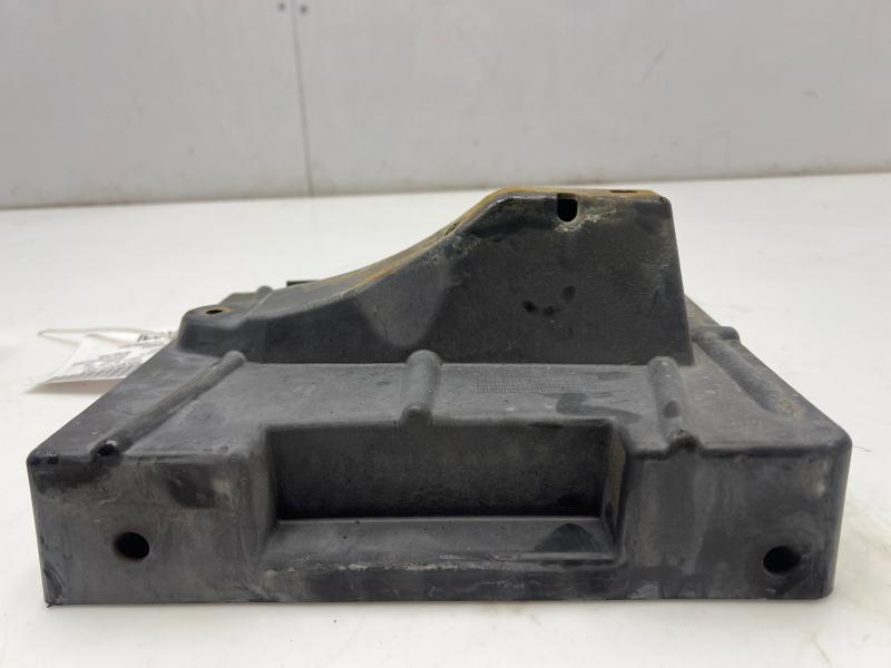 2004 Lincoln Aviator Battery Tray