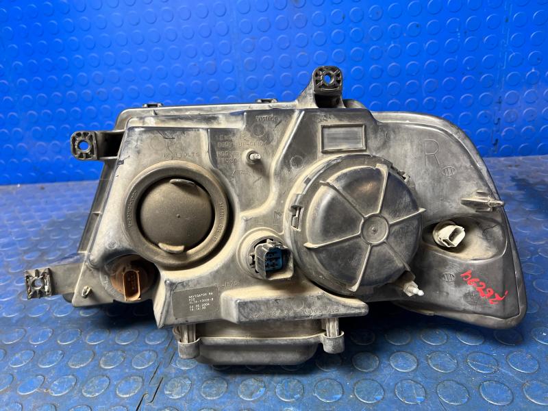 2004 Lincoln Navigator Headlamp Assembly