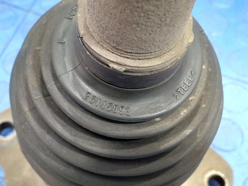 2013 Cadillac Escalade Axle Shaft