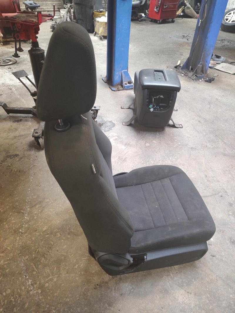 2015 - 2020 Dodge Charger Front Seat RH Passenger Side Black (C8X9) Cloth Manual OEM