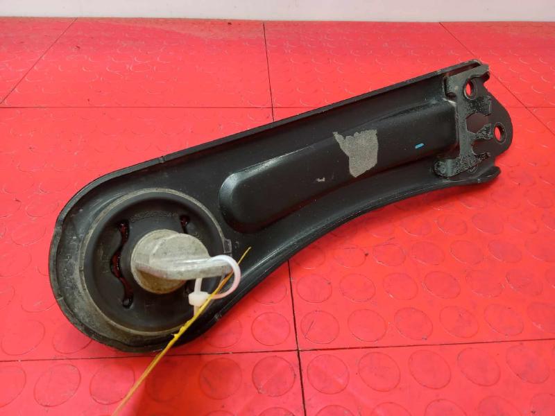 2016 Chrysler 200 Lower Control Arm Rr