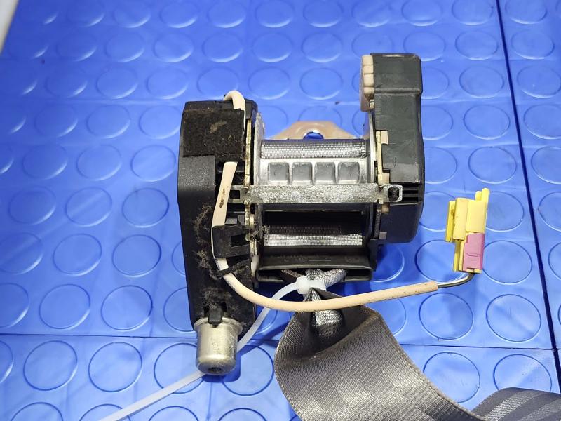 2005 Volkswagen Jetta Front Seat Belt