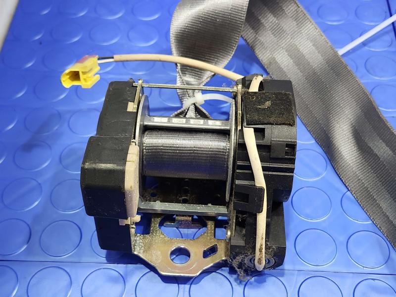 2005 Volkswagen Jetta Front Seat Belt