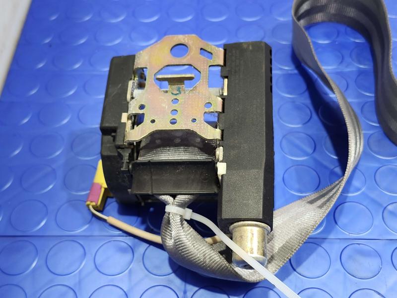 2005 Volkswagen Jetta Front Seat Belt