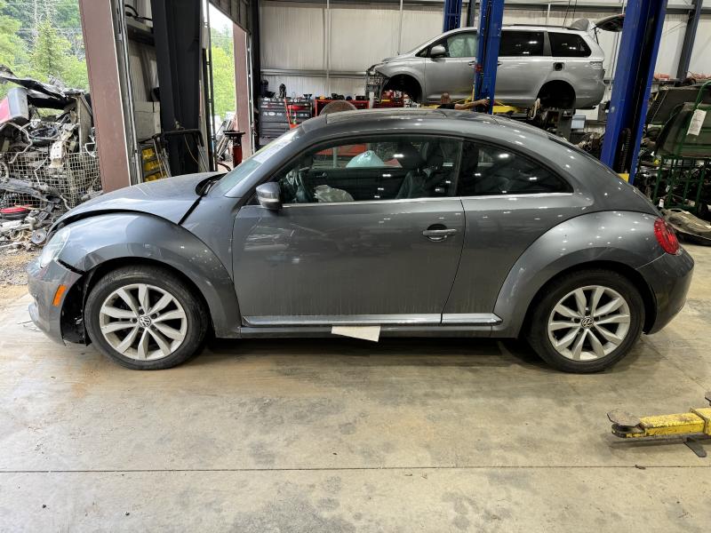 2013 Volkswagen Beetle Quarter Panel