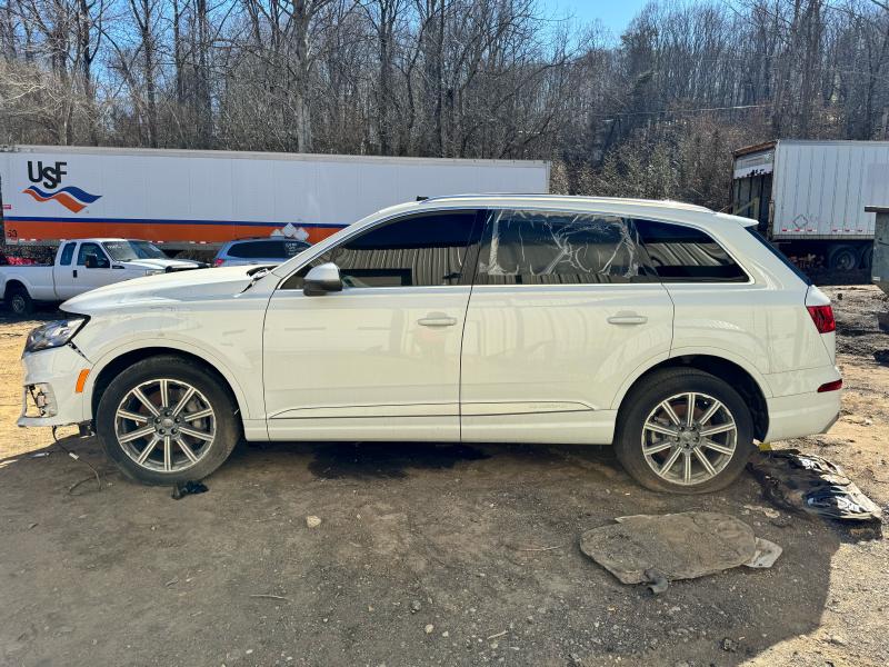 2018 Audi Q7 Center Pillar