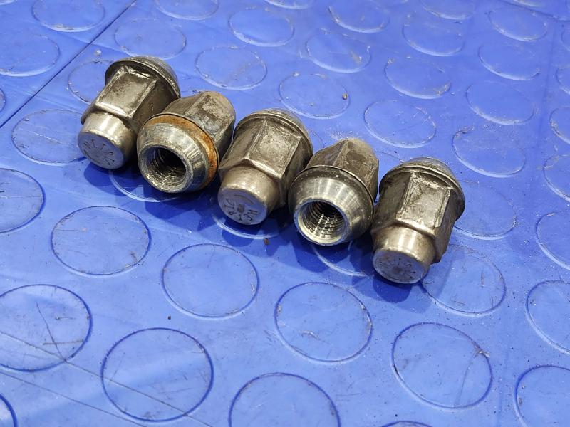 2018 Chevrolet Equinox Lug Nuts